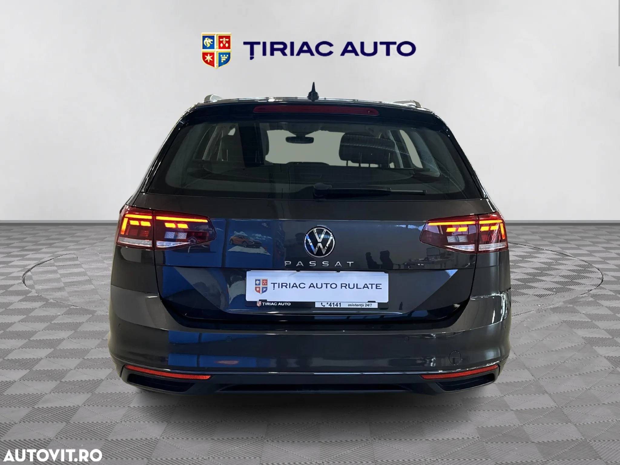 Volkswagen Passat - 4