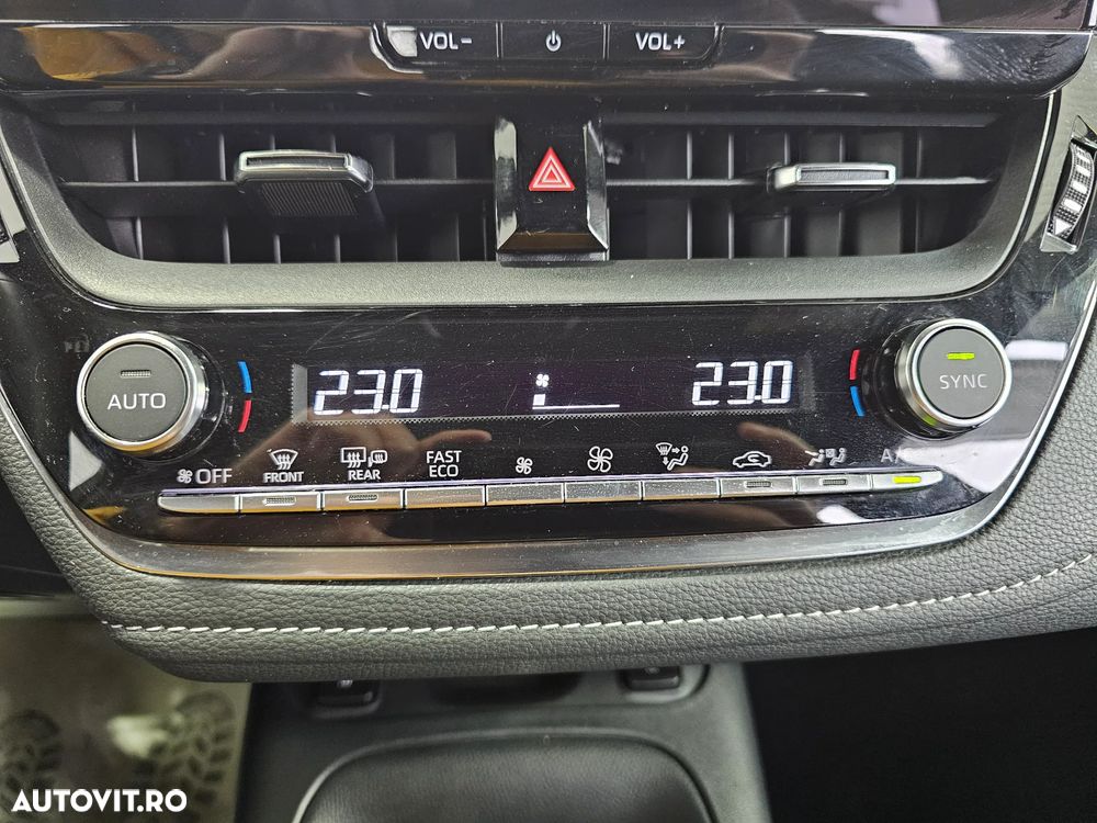 Toyota Corolla 1.8 HSD Business - 13