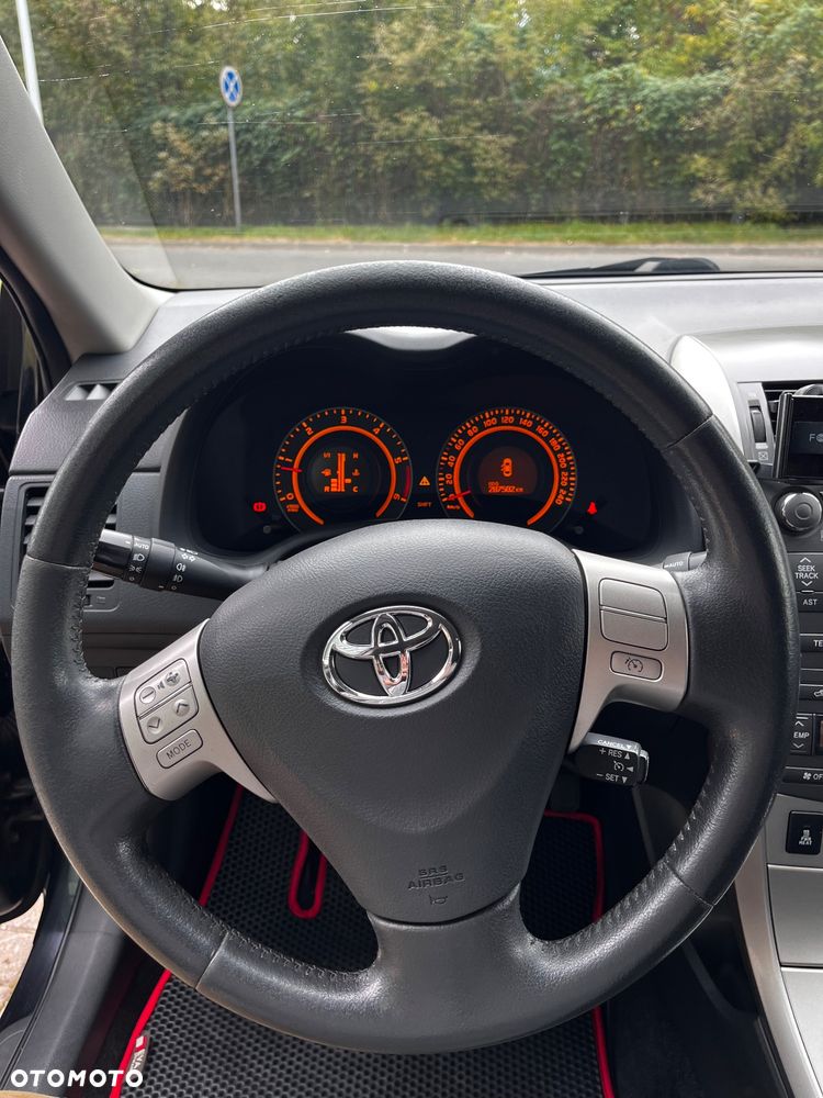 Toyota Corolla 2.0 D-4D Prestige - 22