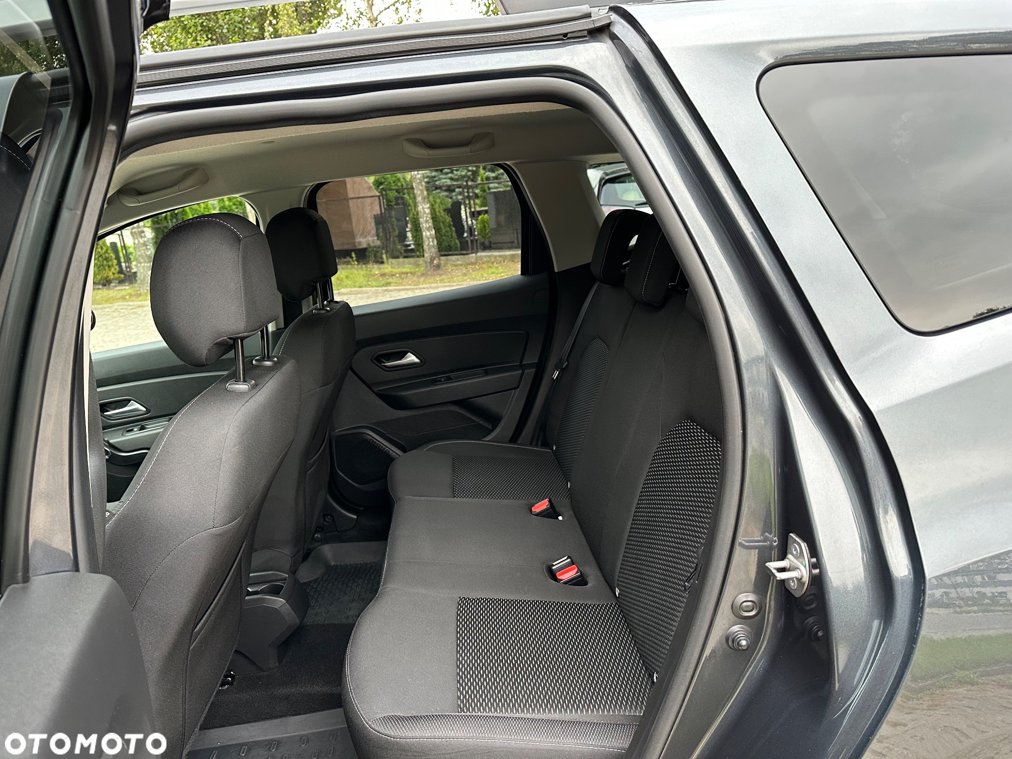 Dacia Duster 1.6 SCe Laureate S&S - 15