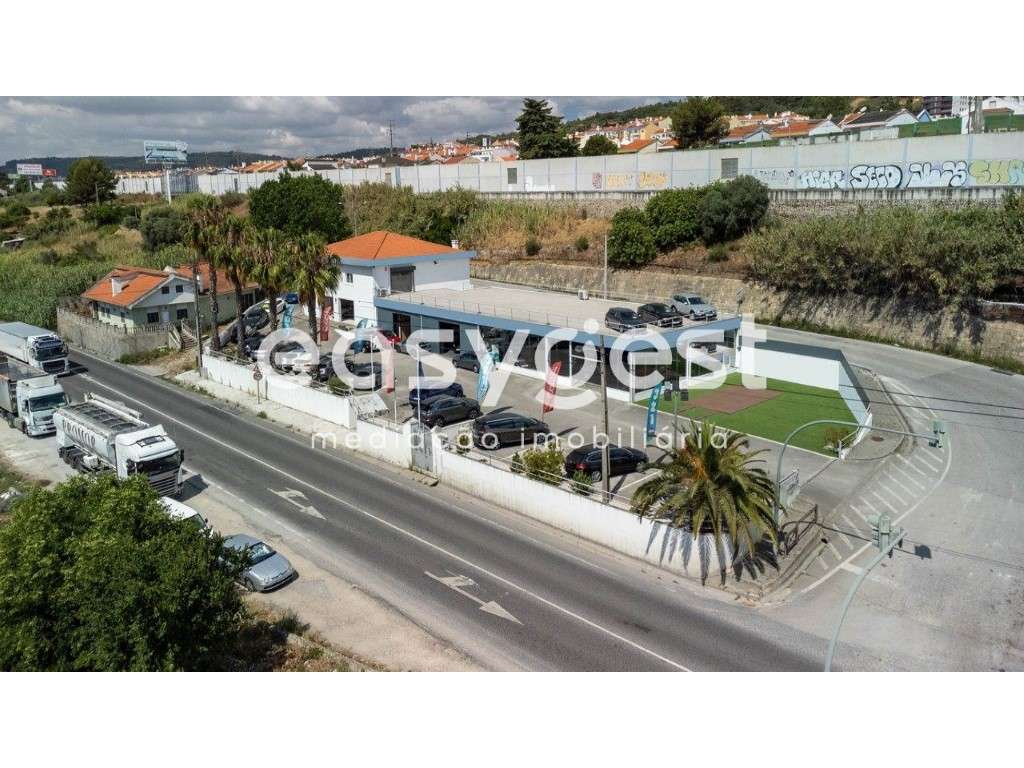 Requintado edifício, localizado na Quinta da Figueira, N10 V.F.XIRA - Grande imagem: 2/49