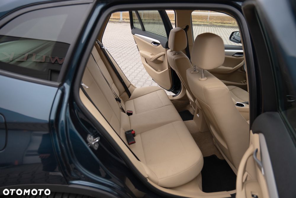 BMW X1 sDrive16d - 13