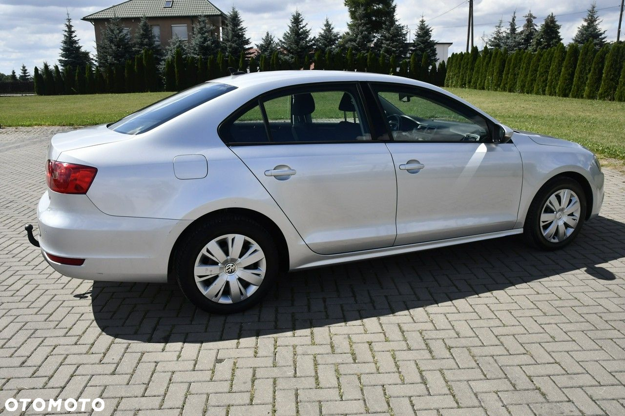 Volkswagen Jetta - 9
