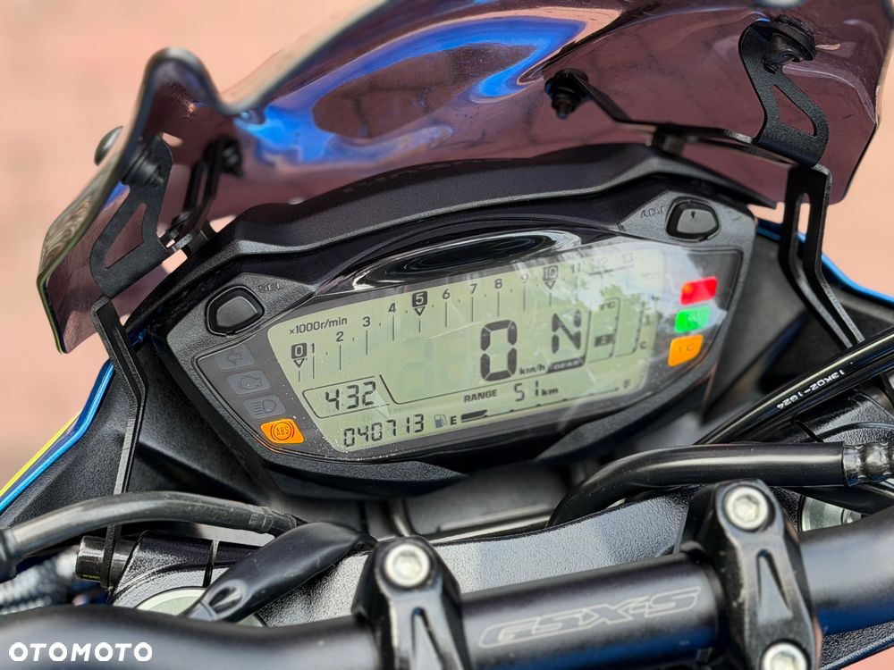 Suzuki GSX - 29