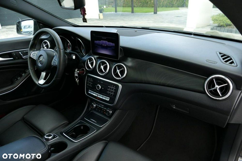 Mercedes-Benz CLA - 28