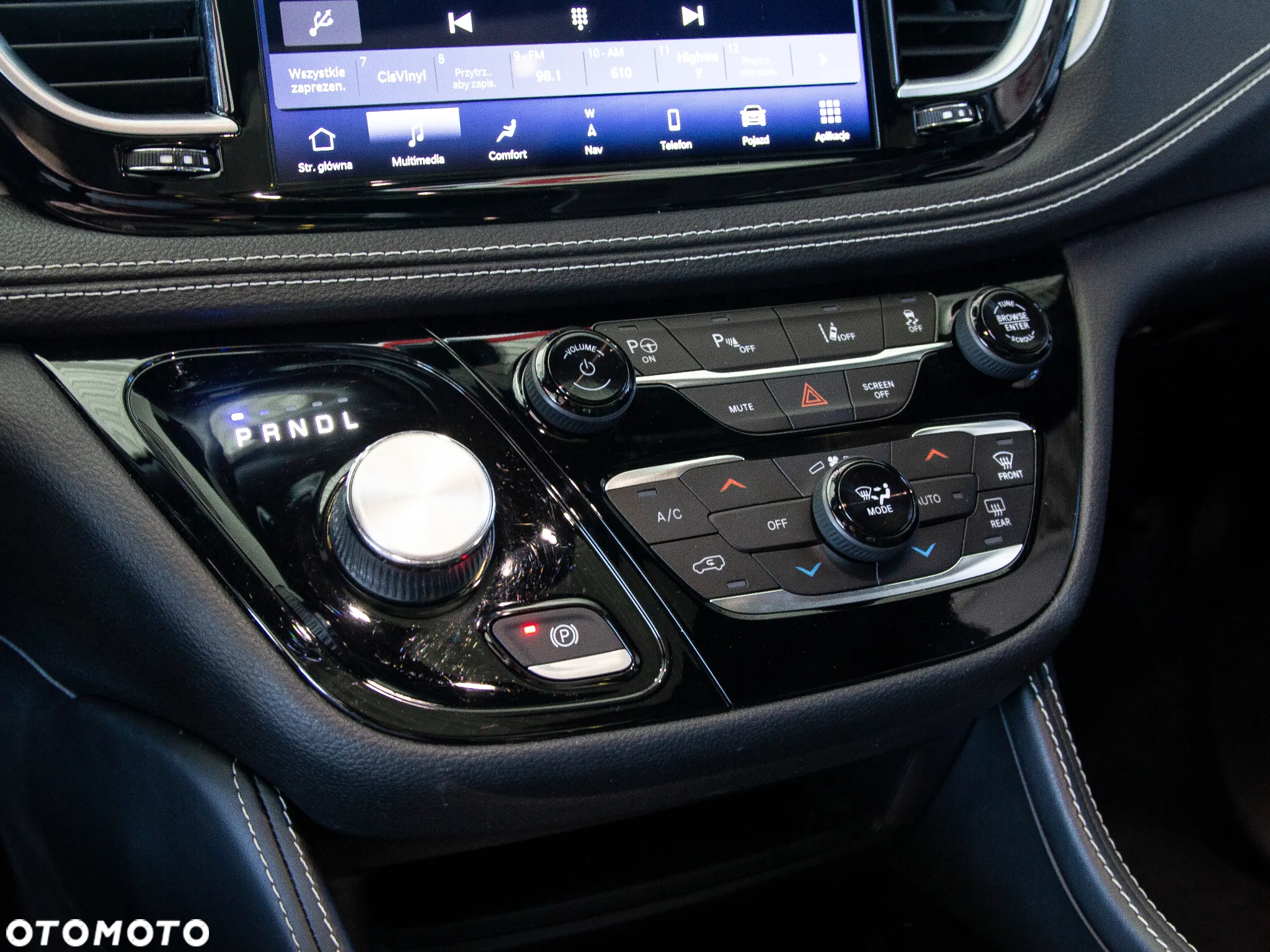 Chrysler Pacifica - 24