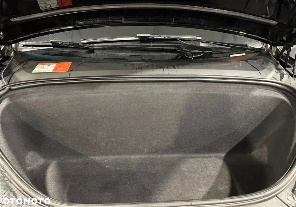 Tesla Model X - 15