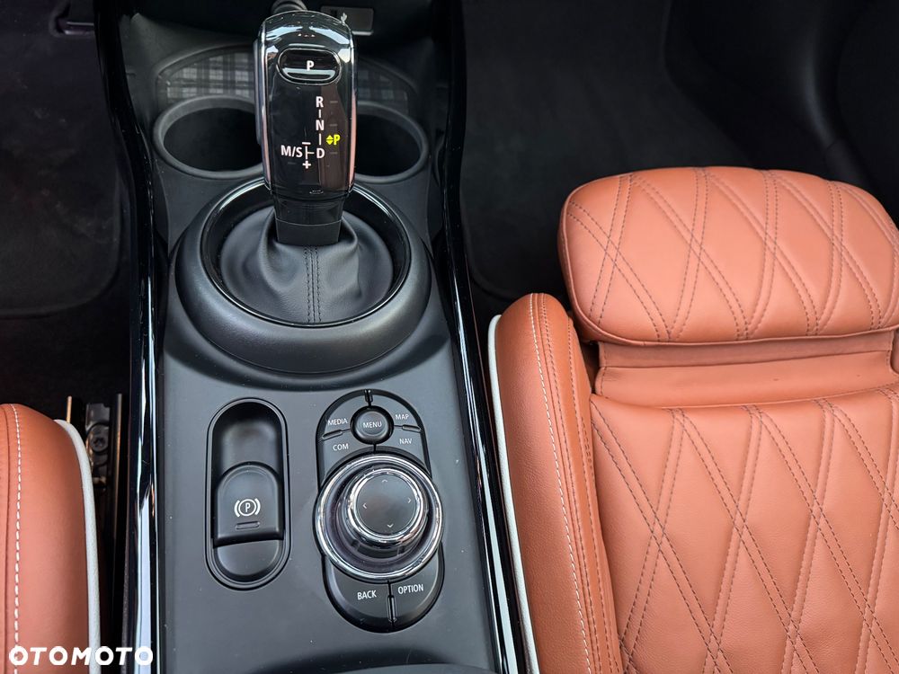 MINI John Cooper Works ALL4 sport - 22