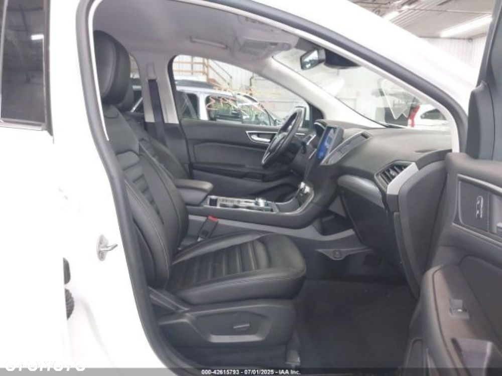 Ford Edge - 9