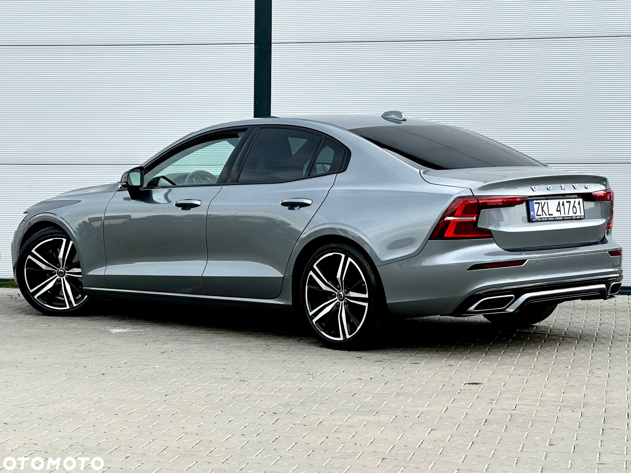 Volvo S60 T5 R-Design - 18