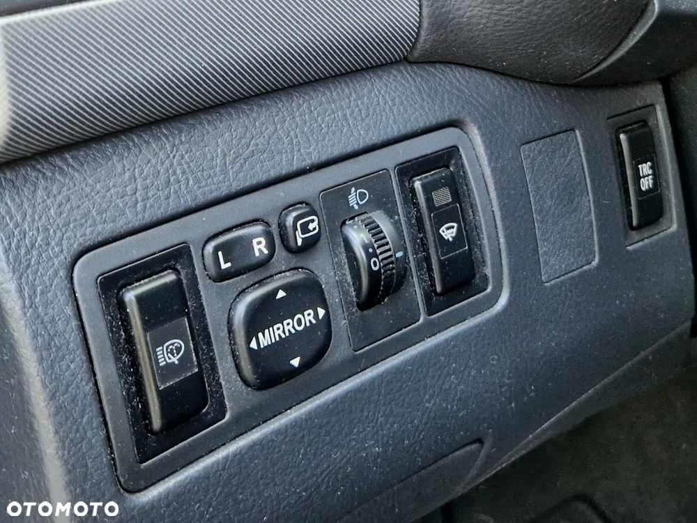 Toyota Avensis 1.8 VVT-i - 9