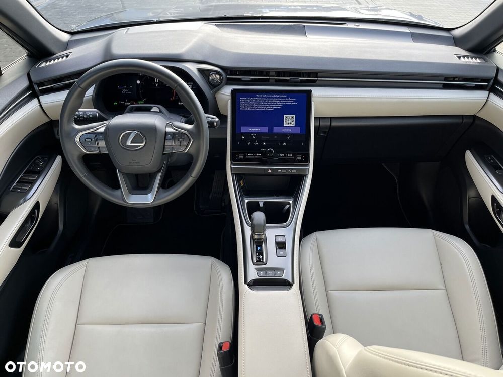 Lexus LBX - 19