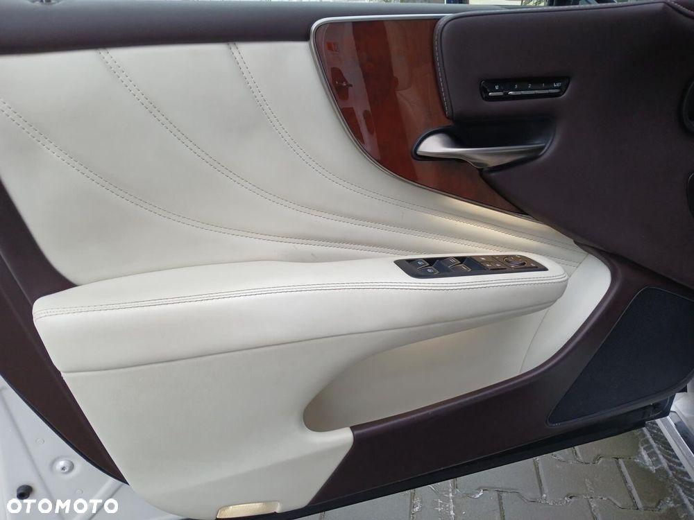 Lexus LS 500h Omotenashi AWD - 20