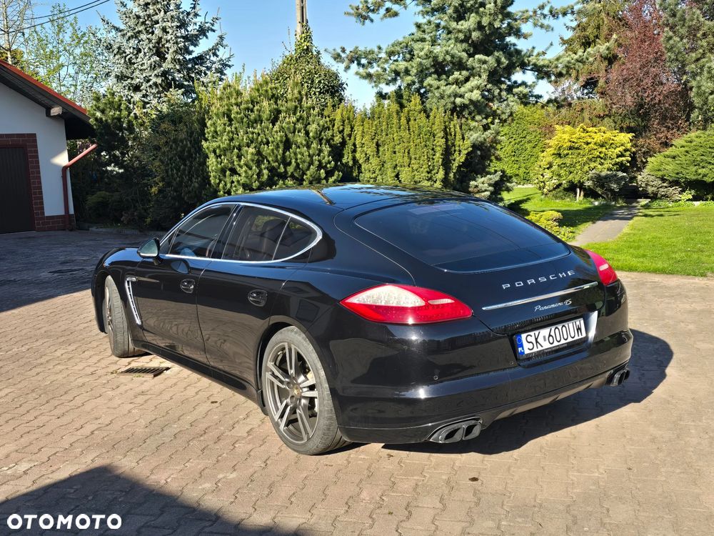 Porsche Panamera 4S - 4