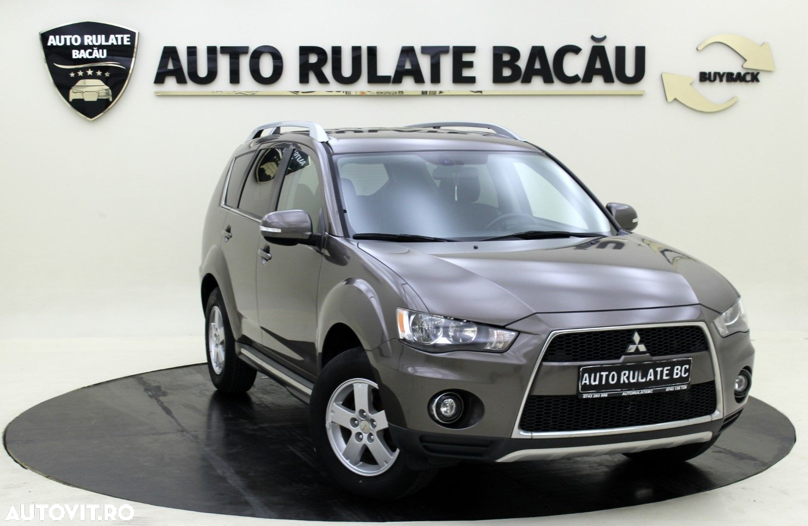 Mitsubishi Outlander - 3