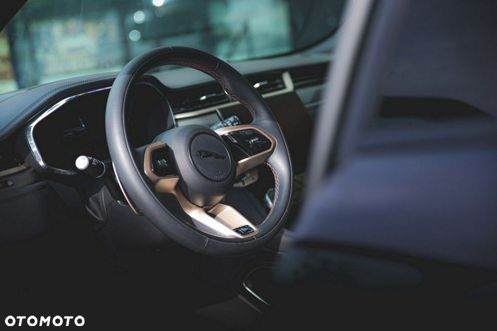 Jaguar F-Pace - 22