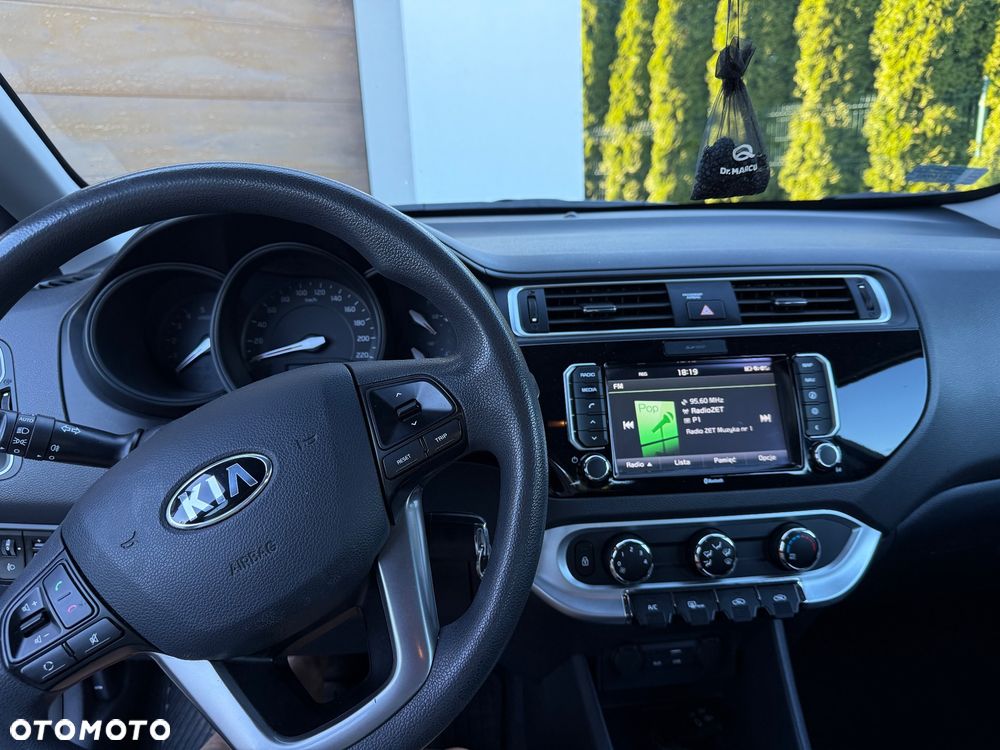 Kia Rio - 10