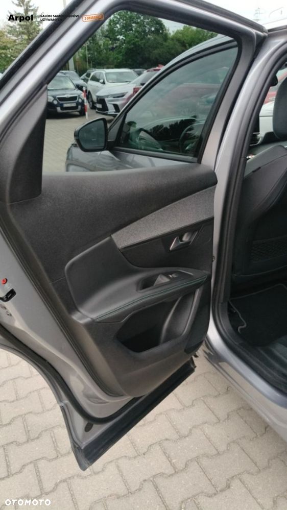 Peugeot 3008 1.5 BlueHDi Allure Pack S&S EAT8 - 24