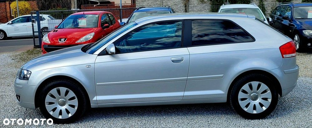 Audi A3 3-drzwiowe 1.6 FSI Attraction - 2
