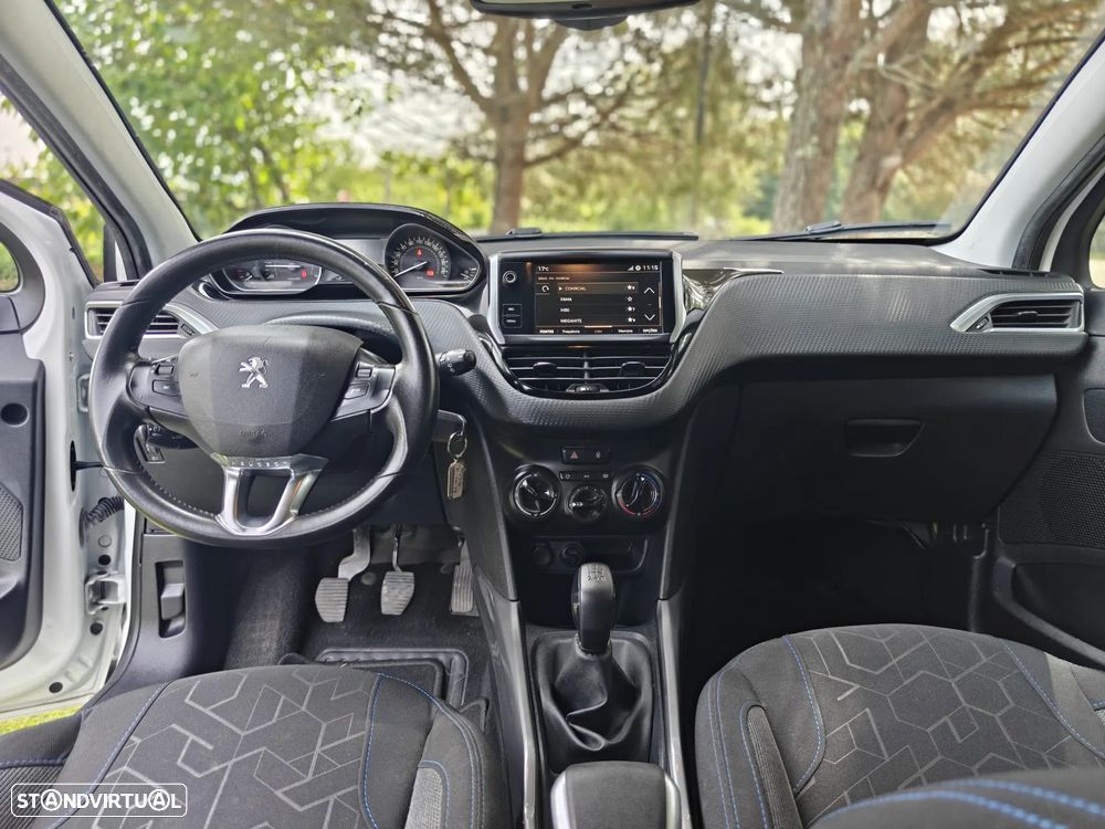 Peugeot 2008 1.2 PureTech Style - 23