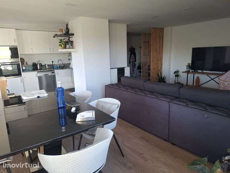 Apartamento t3 garagem para dois carros totalmente remodelado - Grande imagem: 5/6