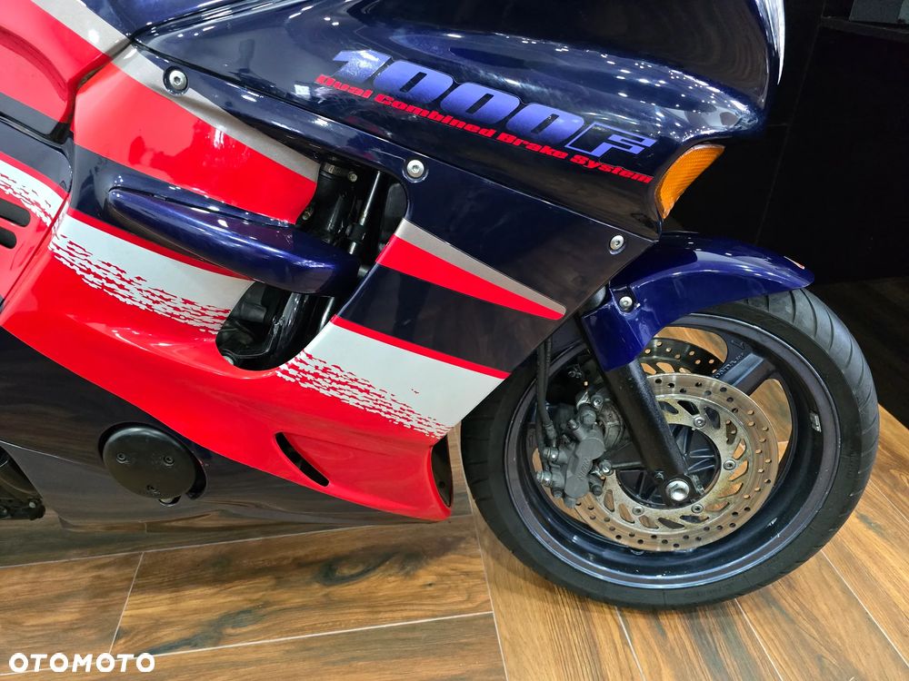 Honda CBR - 11