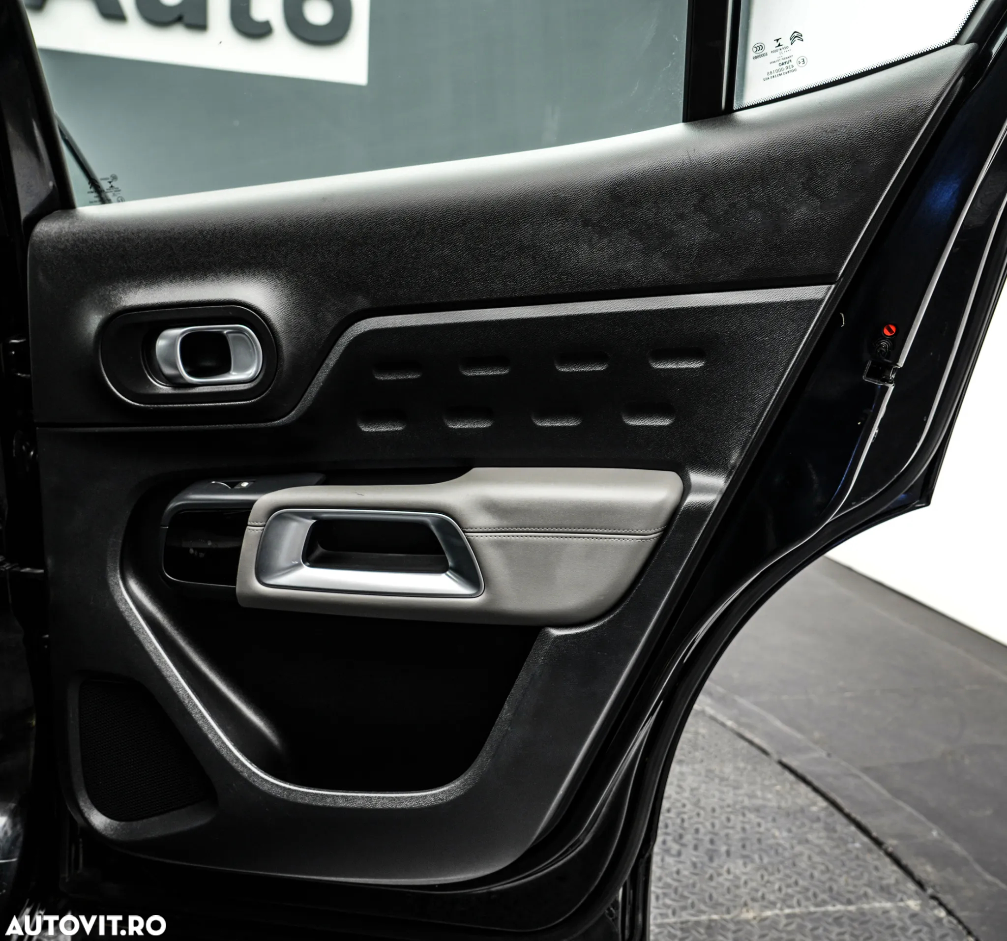 Citroën C5 Aircross 1.6 Hybrid FWD 225 EAT8 Shine - 31