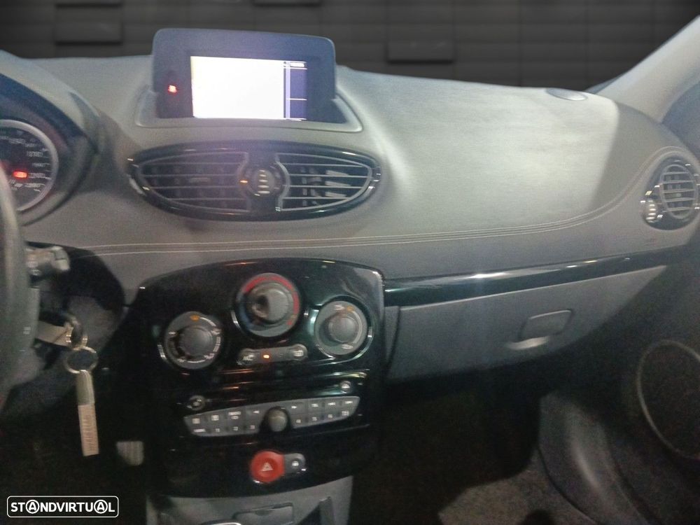 Renault Clio 1.5 dCi Dynamique S - 11