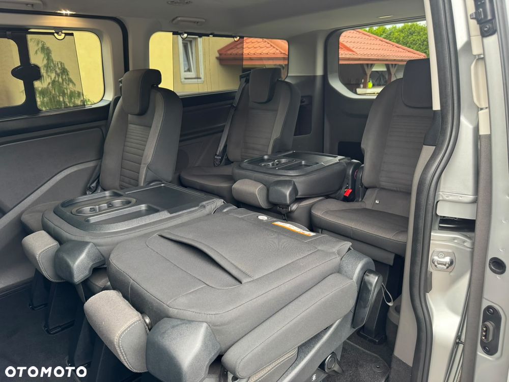 Ford Tourneo Custom - 39
