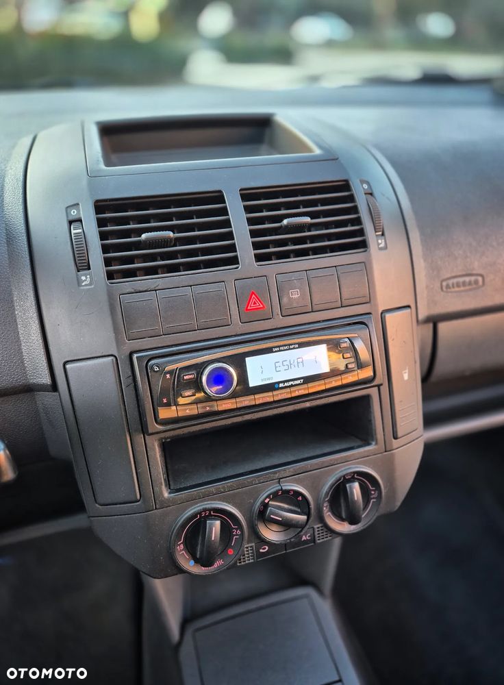 Volkswagen Polo - 12