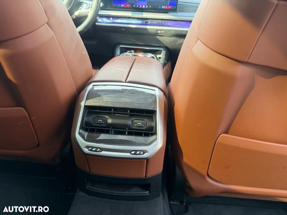 BMW i7 eDrive50 - 24