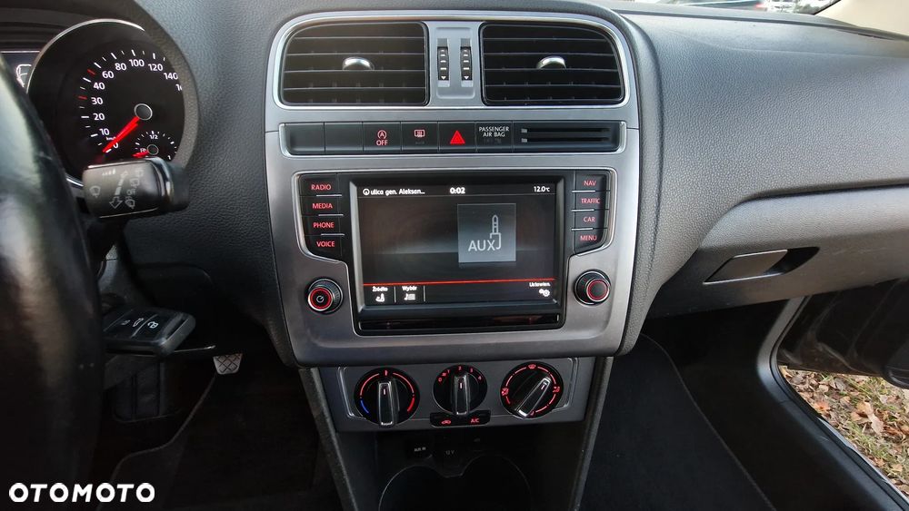 Volkswagen Polo 1.2 TSI Blue Motion Technology Lounge - 19