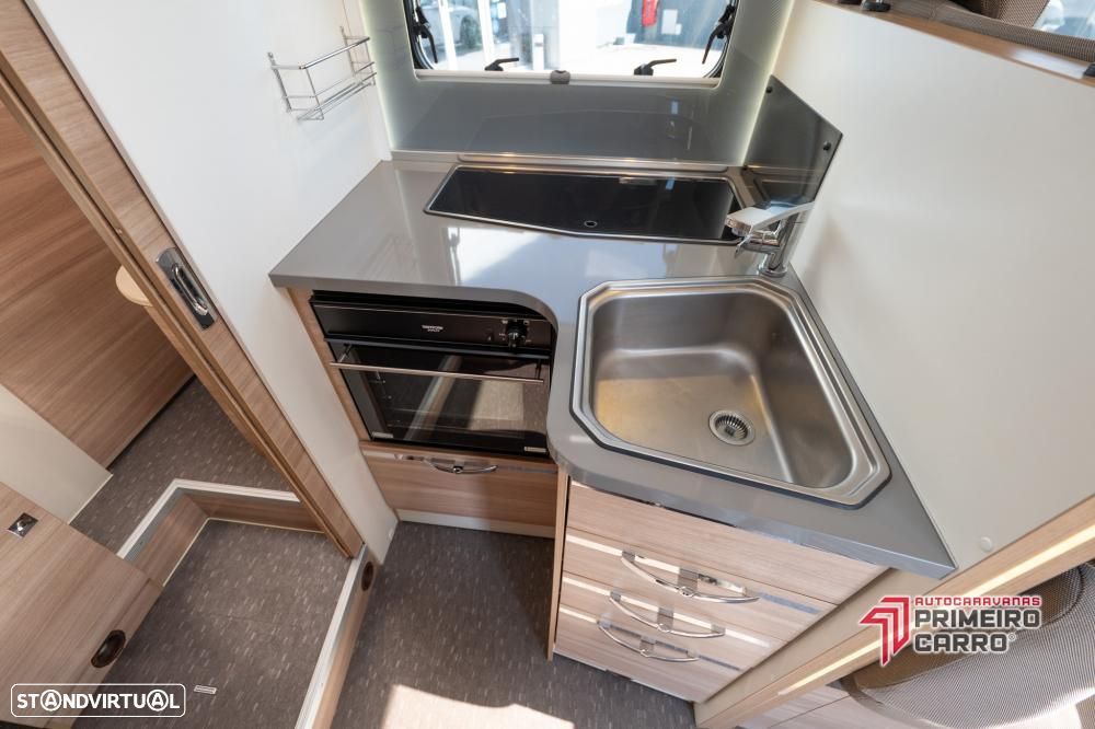 Adria Matrix 670 SBC 50 anos 5 lugares - 23
