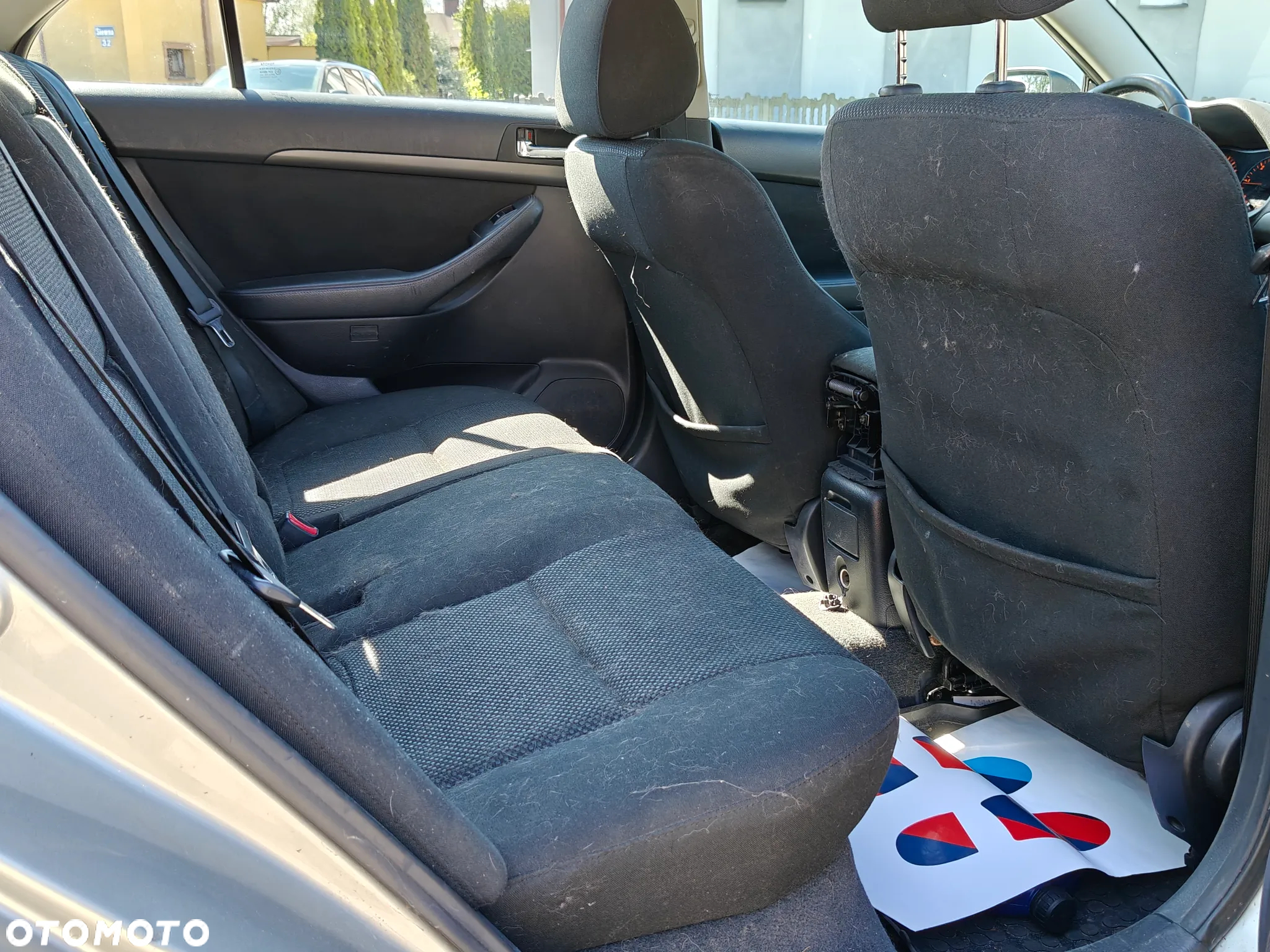 Toyota Avensis 2.0 D-4D - 16
