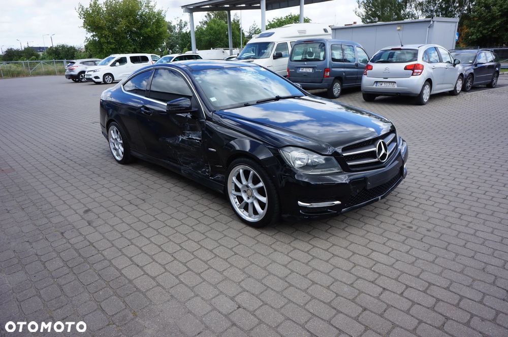 Mercedes-Benz Klasa C 220 CDI DPF BlueEFFICIENCY 7G-TRONIC Edition 1 - 4