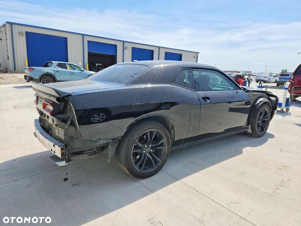 Dodge Challenger - 4