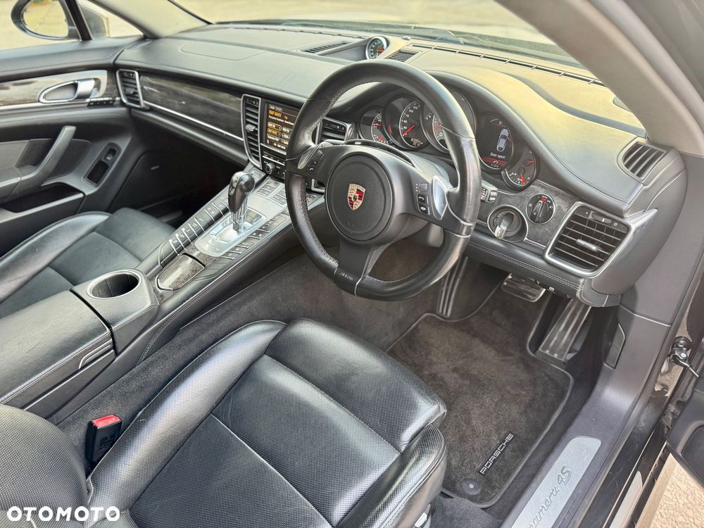 Porsche Panamera 4S PDK - 9