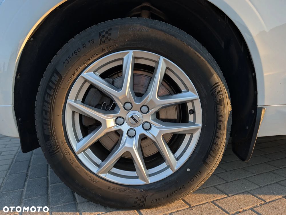 Volvo XC 60 B4 B Momentum - 11