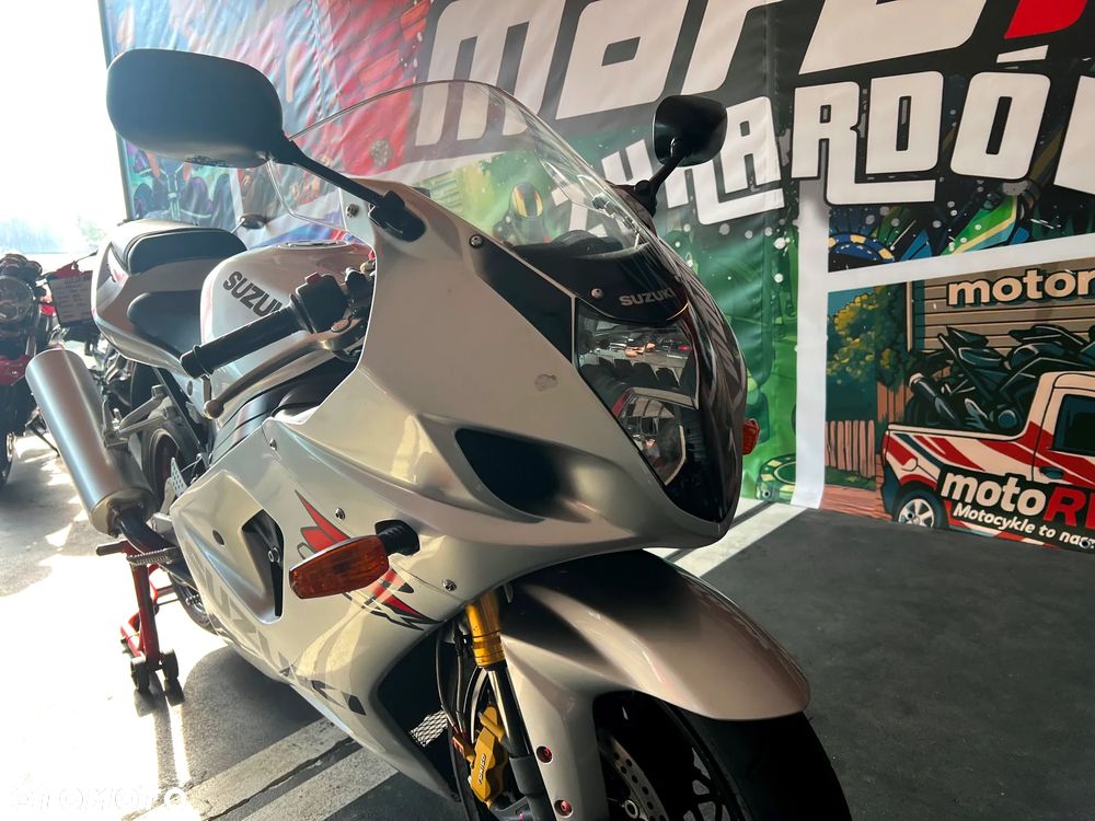 Suzuki GSX-R - 6