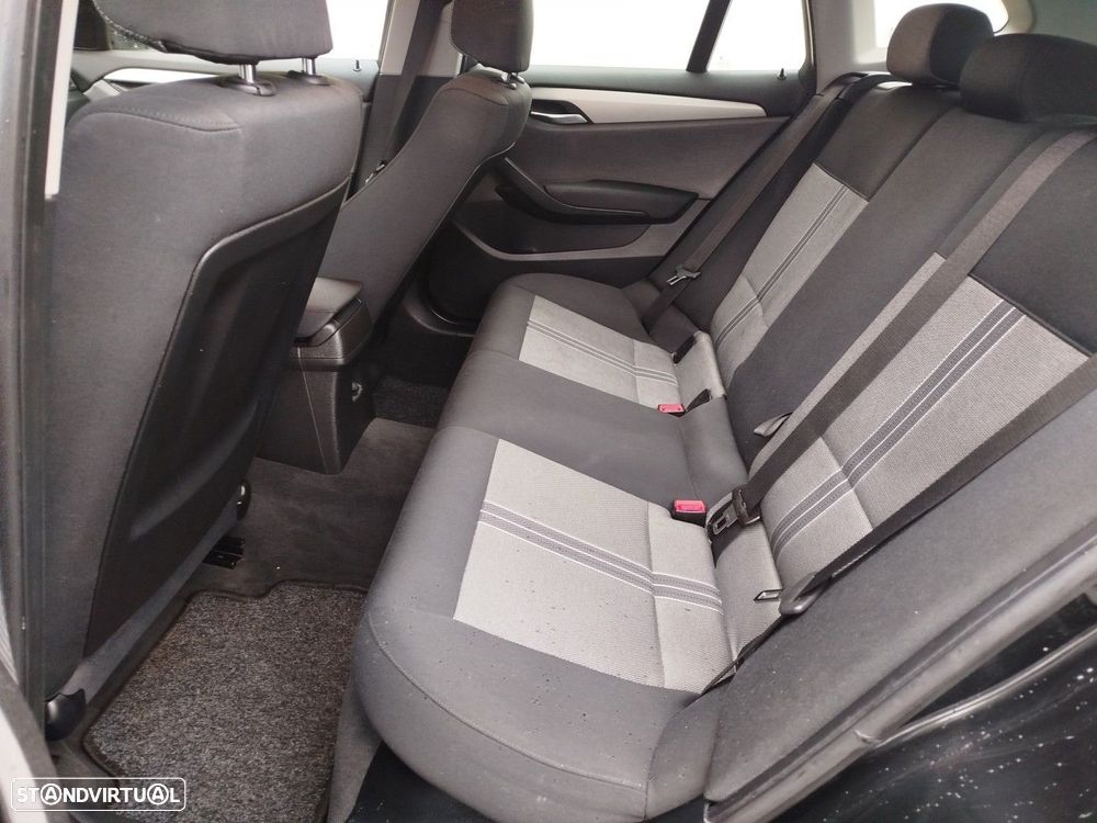 BMW X1 18 d xDrive xLine - 25