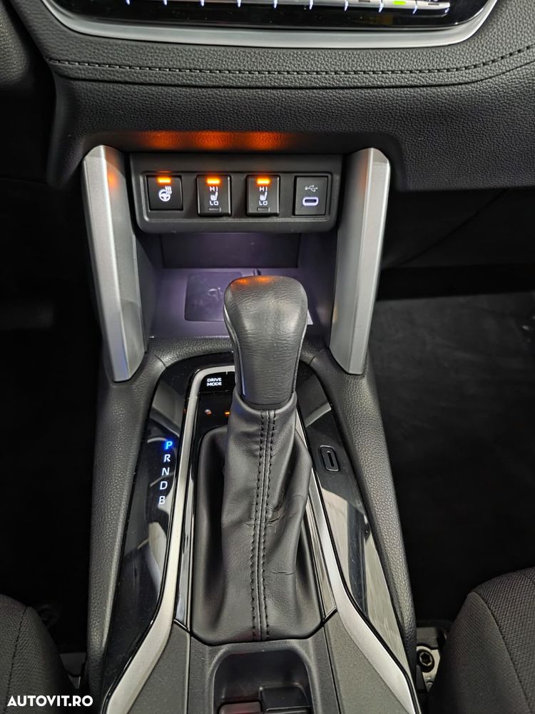 Toyota Corolla Cross - 17