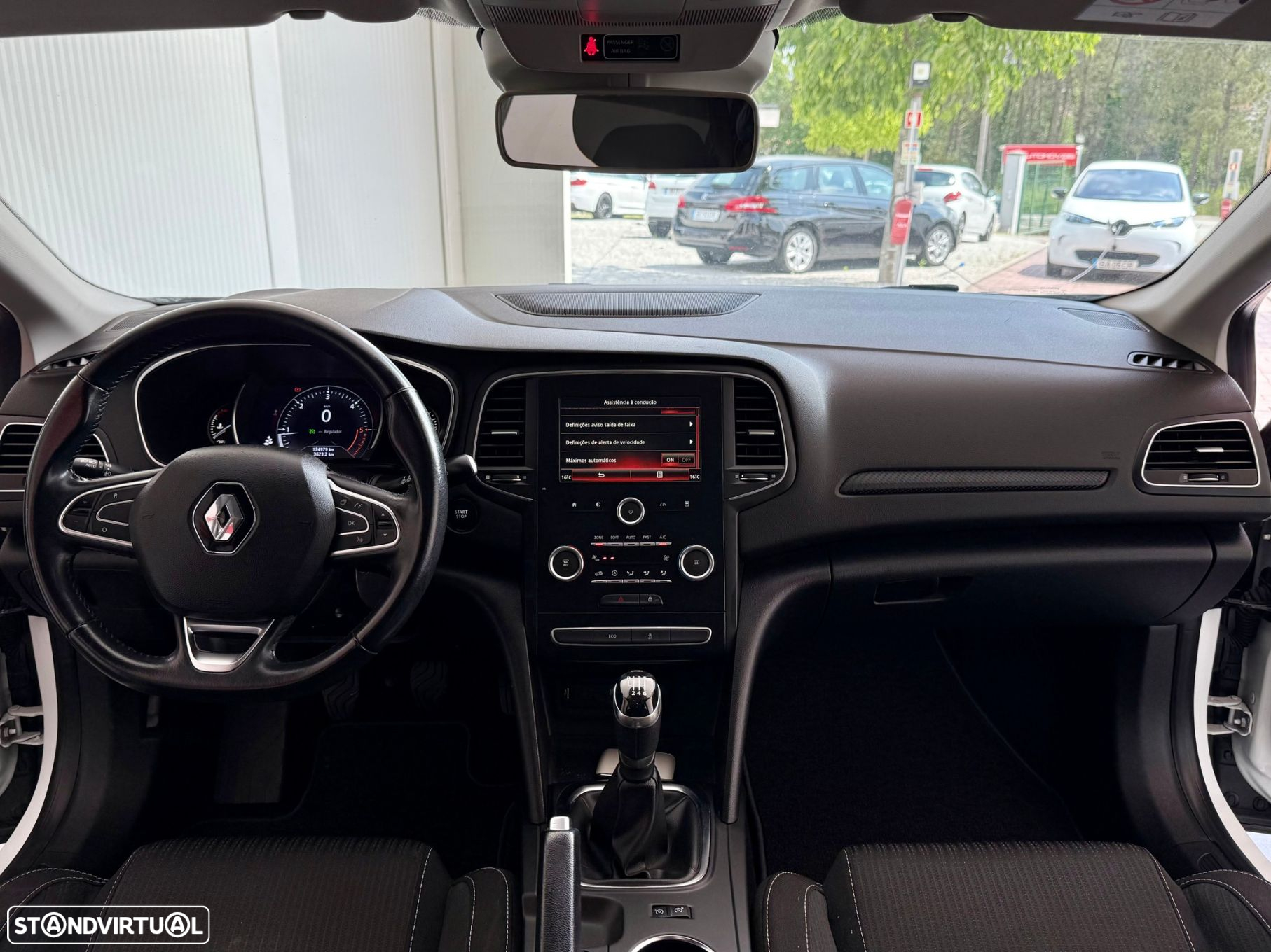 Renault Mégane Sport Tourer - 25