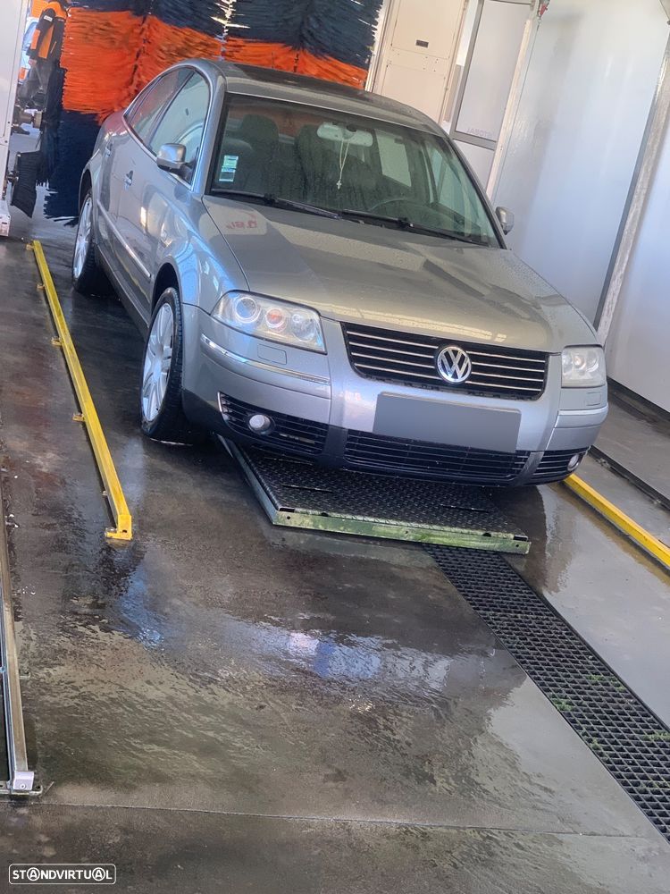 VW Passat 1.9 TDi Highline - 1