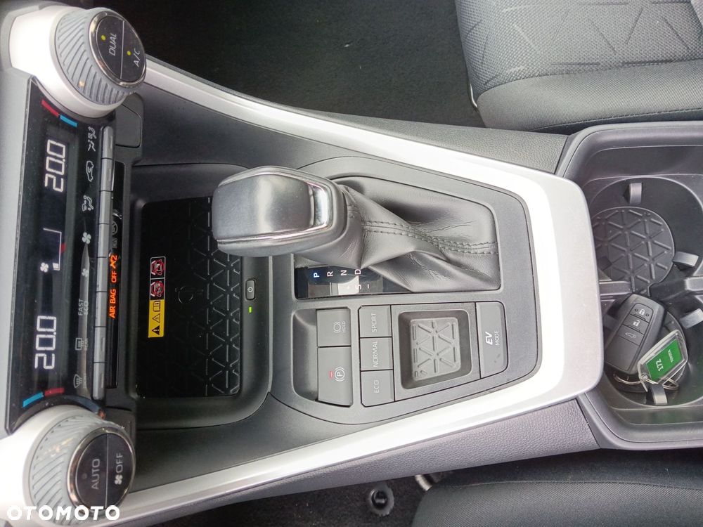 Toyota RAV4 - 14