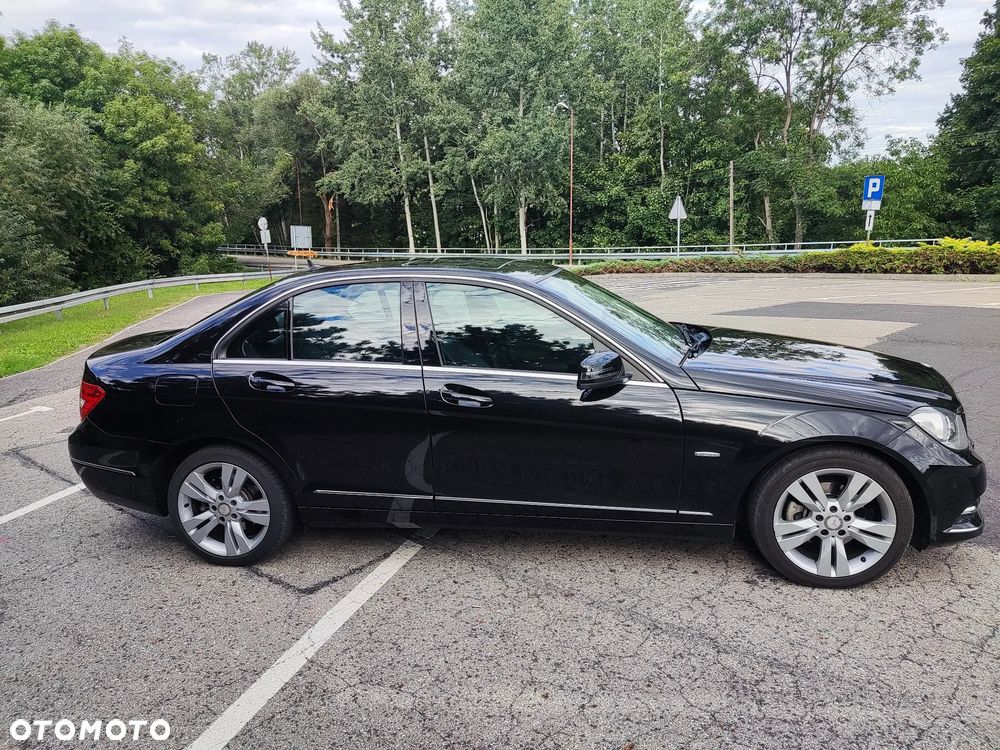 Mercedes-Benz Klasa C 250 CGI BlueEff Avantgarde - 5
