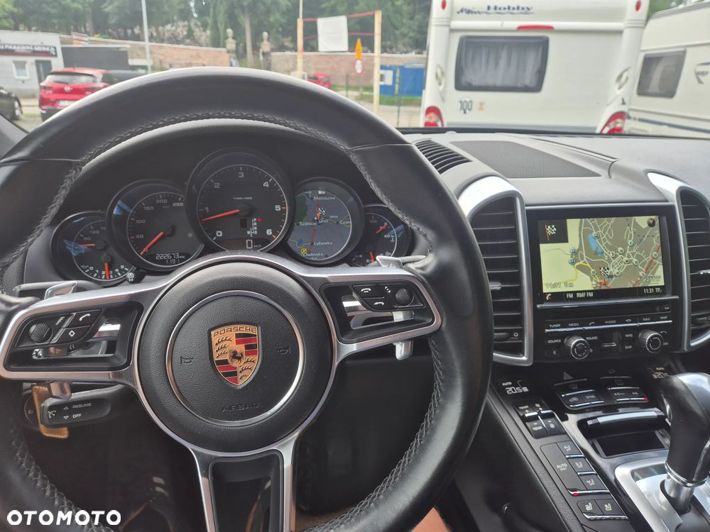 Porsche Cayenne Diesel Platinum Edition - 18