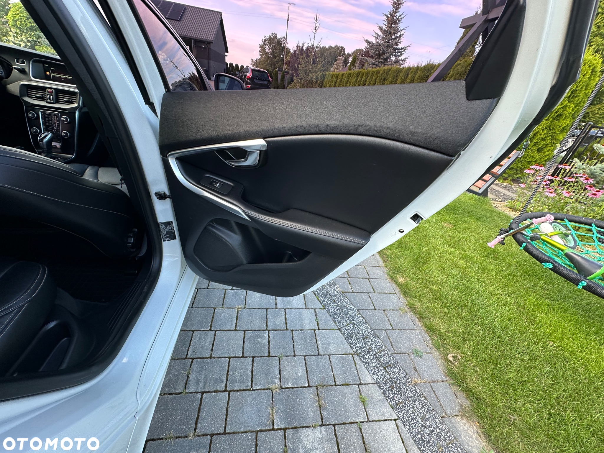 Volvo V40 T5 Drive-E R-Design Summum - 18