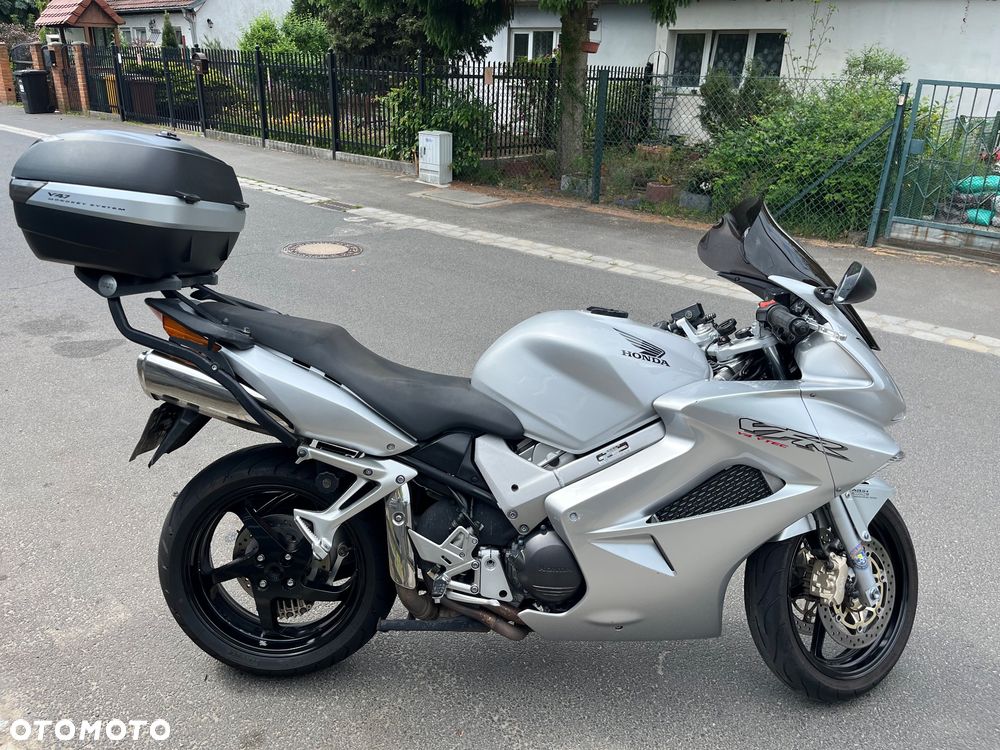 Honda VFR - 2