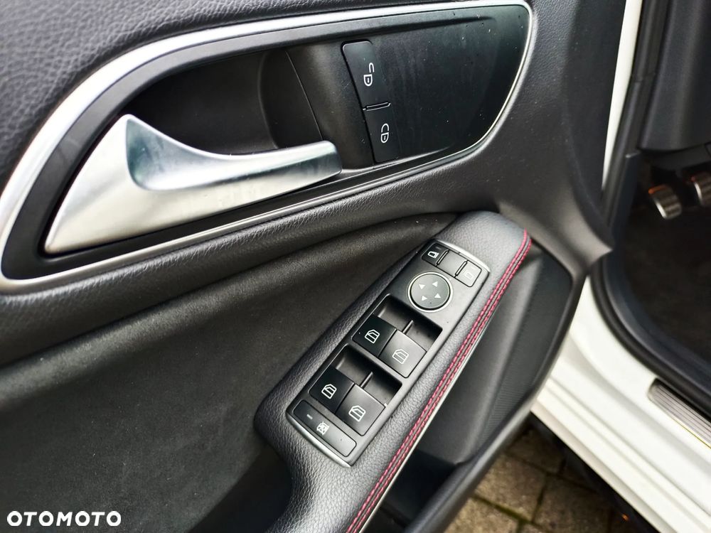 Mercedes-Benz CLA 200 Peak Edition - 34