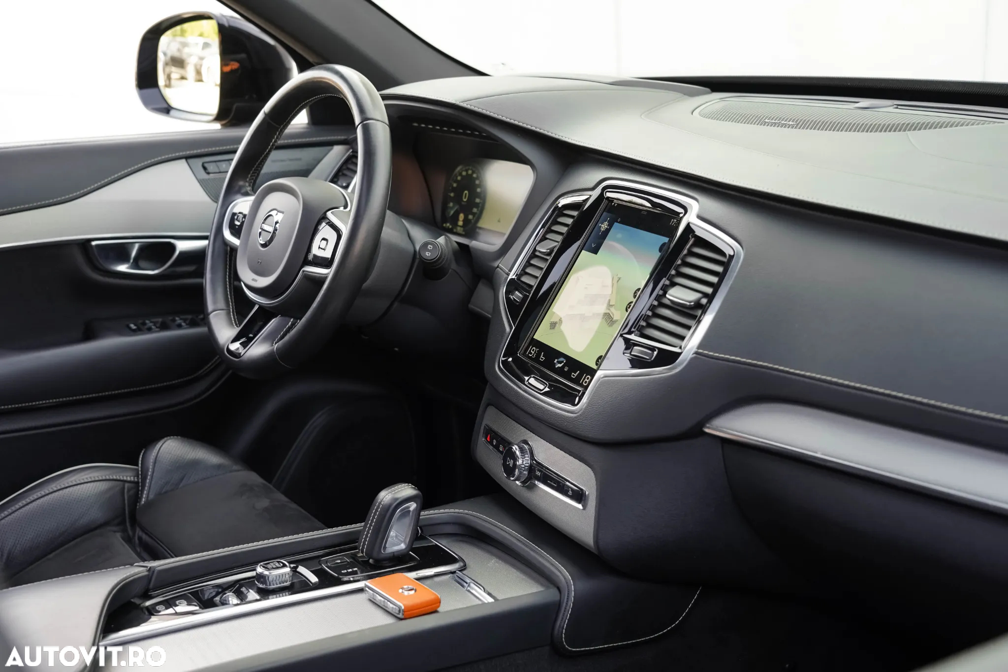 Volvo XC 90 AWD T8 Twin Engine Geartronic RDesign - 29
